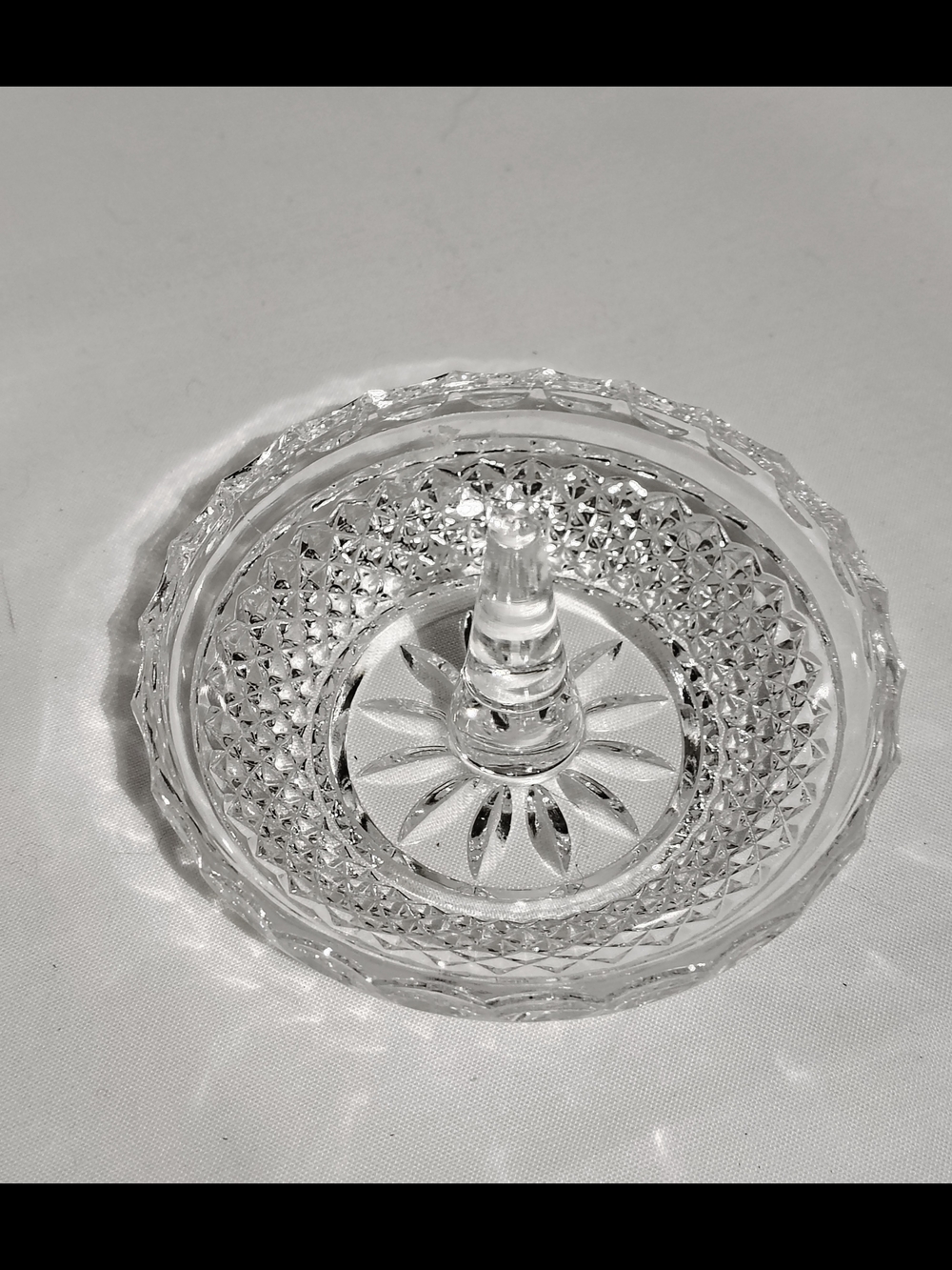 Anchor Hocky Ring Holder Dish - Clear Glass.  4"Diameter.